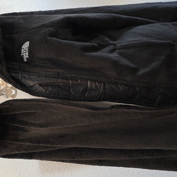 The North Face Women's Osito fleece jacket. - Picture 5 of 8